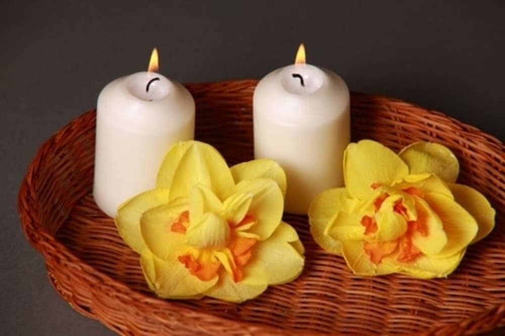 aromatherapy candle scent